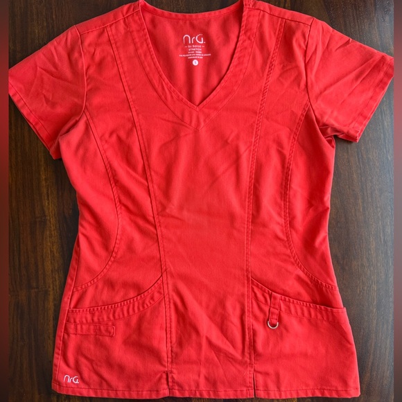 Women’s NRG by Barco scrub set - Picture 2 of 6